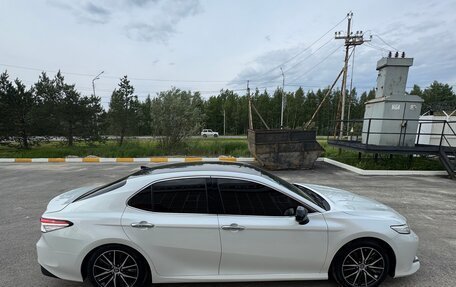Toyota Camry, 2018 год, 3 190 000 рублей, 3 фотография