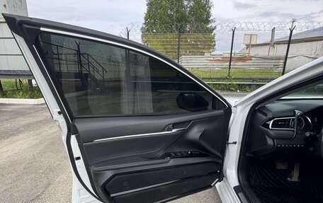 Toyota Camry, 2018 год, 3 190 000 рублей, 6 фотография