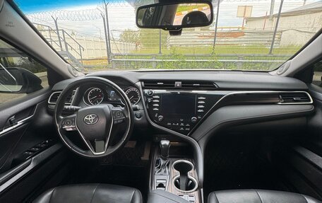 Toyota Camry, 2018 год, 3 190 000 рублей, 8 фотография