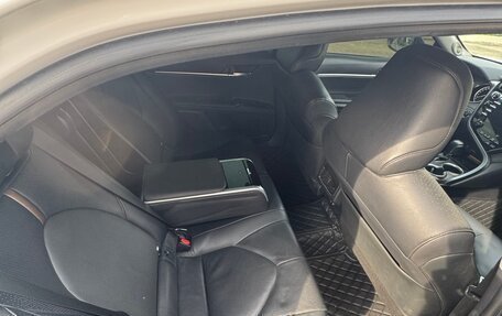 Toyota Camry, 2018 год, 3 190 000 рублей, 13 фотография