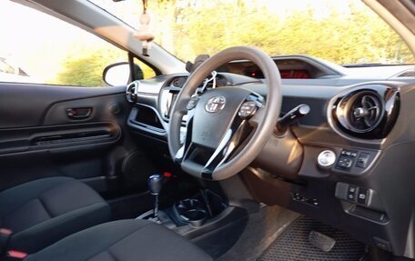Toyota Aqua I, 2017 год, 950 000 рублей, 7 фотография