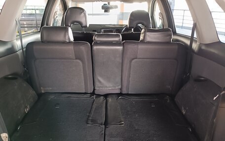 Toyota Wish II, 2003 год, 685 000 рублей, 11 фотография