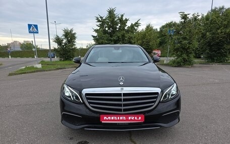 Mercedes-Benz E-Класс, 2019 год, 2 900 000 рублей, 1 фотография