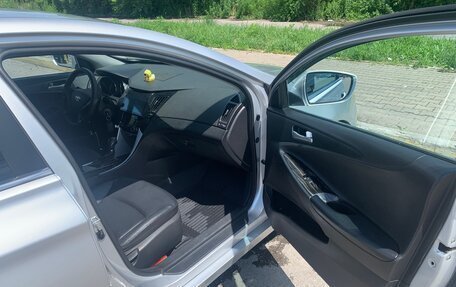 Hyundai Sonata VI, 2012 год, 790 000 рублей, 8 фотография
