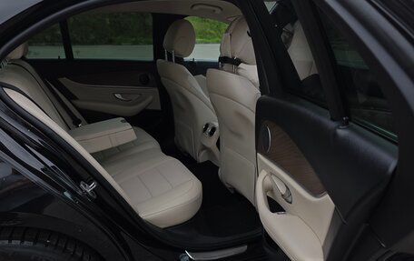 Mercedes-Benz E-Класс, 2019 год, 2 900 000 рублей, 8 фотография