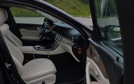 Mercedes-Benz E-Класс, 2019 год, 2 900 000 рублей, 7 фотография