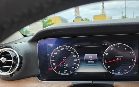 Mercedes-Benz E-Класс, 2019 год, 2 900 000 рублей, 11 фотография