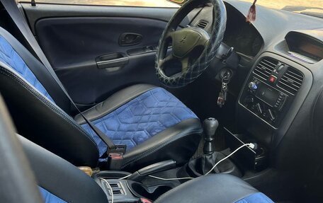 Mitsubishi Carisma I, 2003 год, 220 000 рублей, 13 фотография