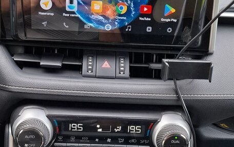 Toyota RAV4, 2020 год, 3 360 000 рублей, 2 фотография