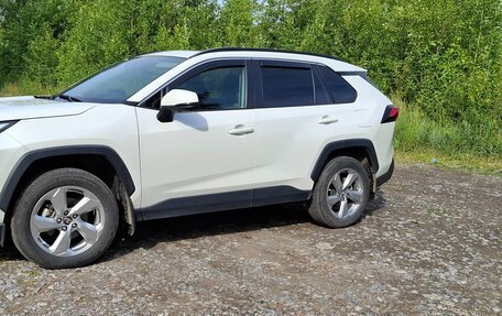 Toyota RAV4, 2020 год, 3 360 000 рублей, 7 фотография