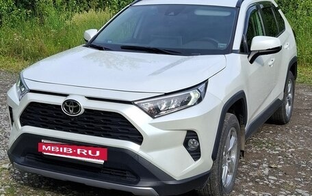 Toyota RAV4, 2020 год, 3 360 000 рублей, 4 фотография