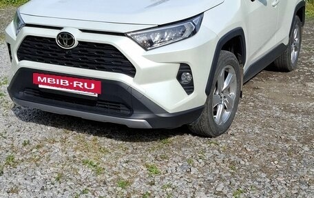 Toyota RAV4, 2020 год, 3 360 000 рублей, 5 фотография