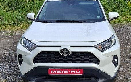 Toyota RAV4, 2020 год, 3 360 000 рублей, 10 фотография