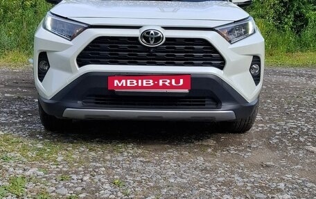 Toyota RAV4, 2020 год, 3 360 000 рублей, 13 фотография