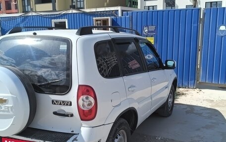 Chevrolet Niva I рестайлинг, 2015 год, 700 000 рублей, 3 фотография