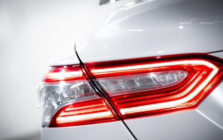 Toyota Camry, 2021 год, 2 950 000 рублей, 10 фотография