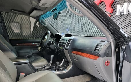 Toyota Land Cruiser Prado 120 рестайлинг, 2005 год, 1 730 000 рублей, 24 фотография