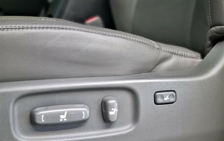 Toyota Land Cruiser Prado 120 рестайлинг, 2005 год, 1 730 000 рублей, 28 фотография