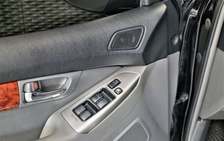 Toyota Land Cruiser Prado 120 рестайлинг, 2005 год, 1 730 000 рублей, 26 фотография