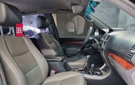 Toyota Land Cruiser Prado 120 рестайлинг, 2005 год, 1 730 000 рублей, 25 фотография
