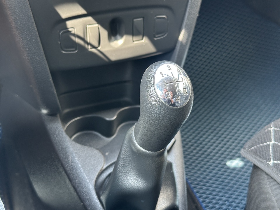Renault Logan II, 2017 год, 745 000 рублей, 19 фотография