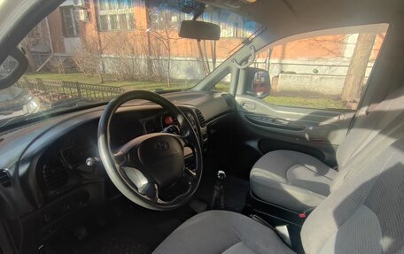 Hyundai H-1 II рестайлинг, 2007 год, 950 000 рублей, 7 фотография