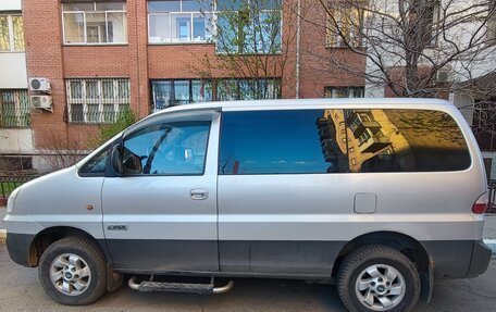 Hyundai H-1 II рестайлинг, 2007 год, 950 000 рублей, 3 фотография