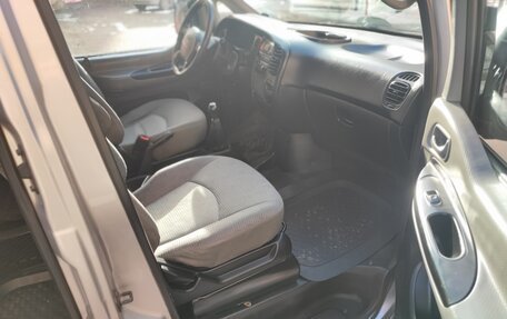Hyundai H-1 II рестайлинг, 2007 год, 950 000 рублей, 14 фотография
