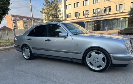Mercedes-Benz E-Класс, 1997 год, 750 000 рублей, 5 фотография