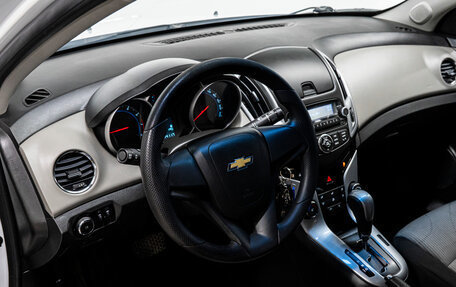 Chevrolet Cruze II, 2013 год, 835 000 рублей, 10 фотография