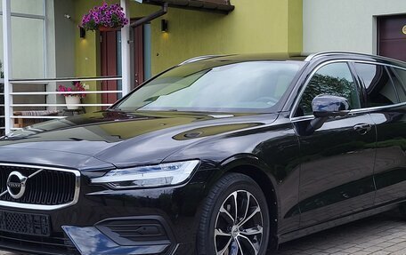Volvo V60 II, 2019 год, 2 490 000 рублей, 3 фотография