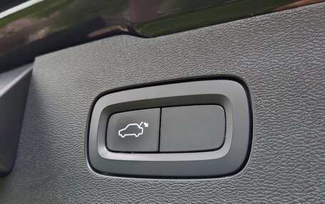 Volvo V60 II, 2019 год, 2 490 000 рублей, 38 фотография
