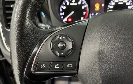 Mitsubishi Outlander III рестайлинг 3, 2018 год, 1 899 000 рублей, 12 фотография