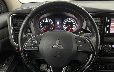 Mitsubishi Outlander III рестайлинг 3, 2018 год, 1 899 000 рублей, 11 фотография