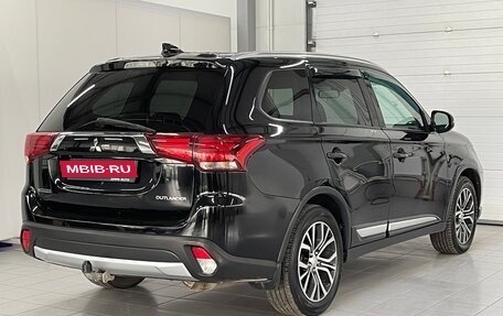 Mitsubishi Outlander III рестайлинг 3, 2018 год, 1 899 000 рублей, 4 фотография