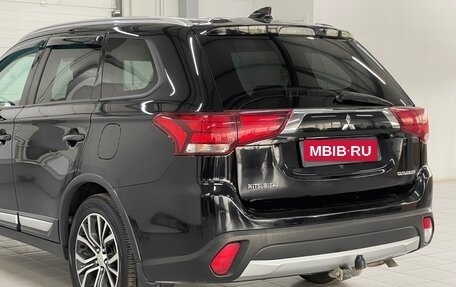 Mitsubishi Outlander III рестайлинг 3, 2018 год, 1 899 000 рублей, 7 фотография