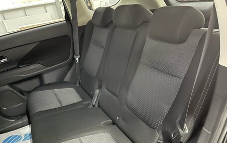 Mitsubishi Outlander III рестайлинг 3, 2018 год, 1 899 000 рублей, 24 фотография
