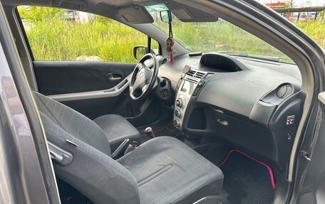 Toyota Yaris III рестайлинг, 2008 год, 440 000 рублей, 10 фотография