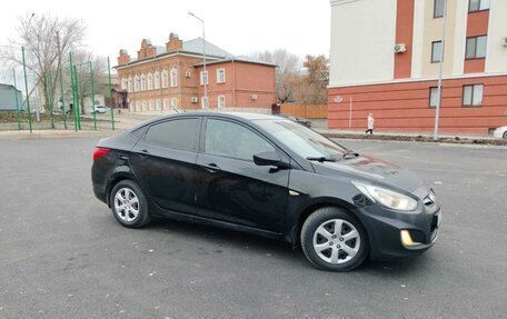 Hyundai Solaris II рестайлинг, 2014 год, 600 000 рублей, 2 фотография