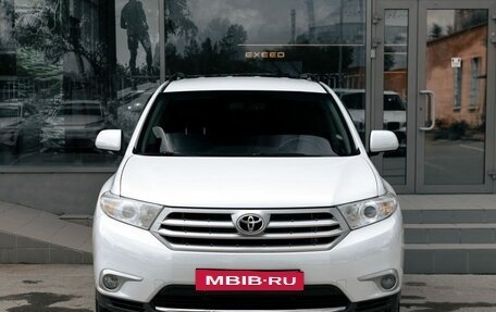 Toyota Highlander III, 2011 год, 2 100 000 рублей, 2 фотография