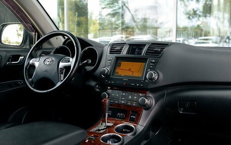 Toyota Highlander III, 2011 год, 2 100 000 рублей, 10 фотография