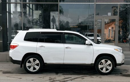 Toyota Highlander III, 2011 год, 2 100 000 рублей, 4 фотография