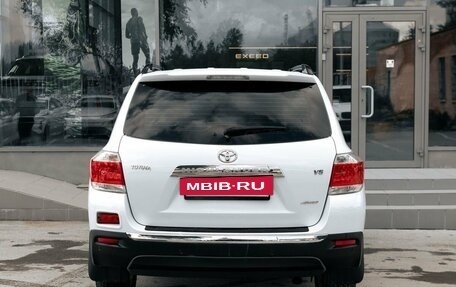 Toyota Highlander III, 2011 год, 2 100 000 рублей, 6 фотография
