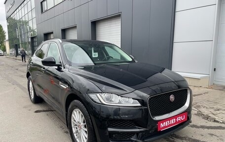 Jaguar F-Pace, 2017 год, 1 999 000 рублей, 4 фотография