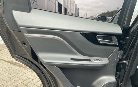 Jaguar F-Pace, 2017 год, 1 999 000 рублей, 6 фотография