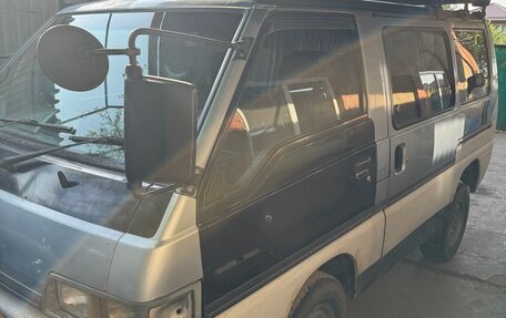 Mitsubishi Delica III, 1988 год, 390 000 рублей, 8 фотография