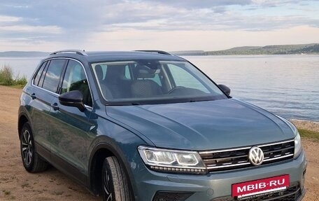 Volkswagen Tiguan II, 2019 год, 2 400 000 рублей, 3 фотография