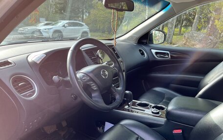 Nissan Pathfinder, 2016 год, 1 900 000 рублей, 4 фотография