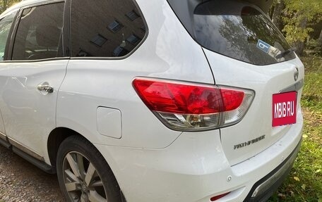 Nissan Pathfinder, 2016 год, 1 900 000 рублей, 3 фотография
