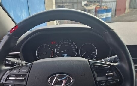 Hyundai Grand Starex Grand Starex I рестайлинг 2, 2019 год, 4 300 000 рублей, 12 фотография